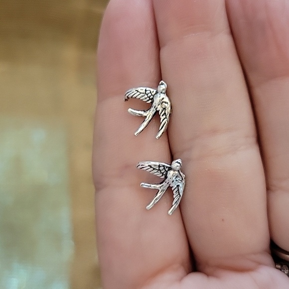 Uncommon Goods Other - 🔥LAST PAIR🔥 Soaring Swallow Stud Earrings